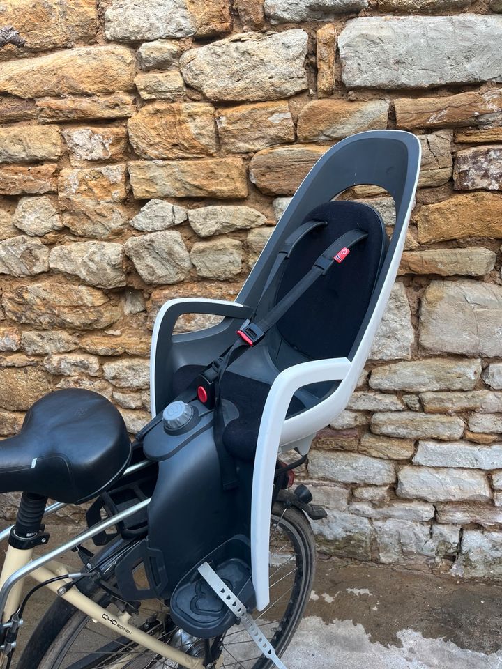 hamax Fahrradsitz Caress C3 mit abschließender Halterung weiß in Flonheim