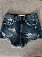 ZARA Jeansshorts mit Fransen & Destroyed-Look – Größe 34 Baden-Württemberg - Balingen Vorschau