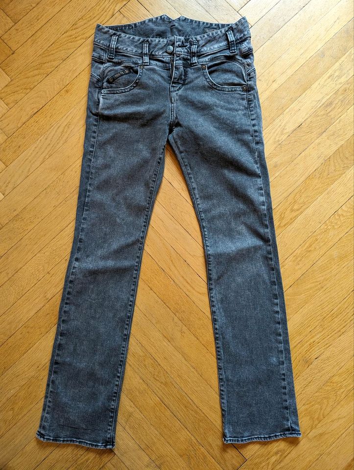 Damen-Jeans von "Herrlicher", schwarz-grau in Hamburg