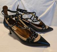 Valentino Rockstud Garvani Leder Pumps Gr. 37,5 Hessen - Bad Vilbel Vorschau