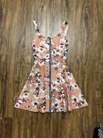 Pull & Bear Kleid Sommer Blumen bunt XS 34 Frankfurt am Main - Dornbusch Vorschau