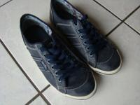 Dockers GERLI Chucks Sneakers SCHUHE 36 Damen Mädchen Halbschuhe Nordrhein-Westfalen - Menden Vorschau