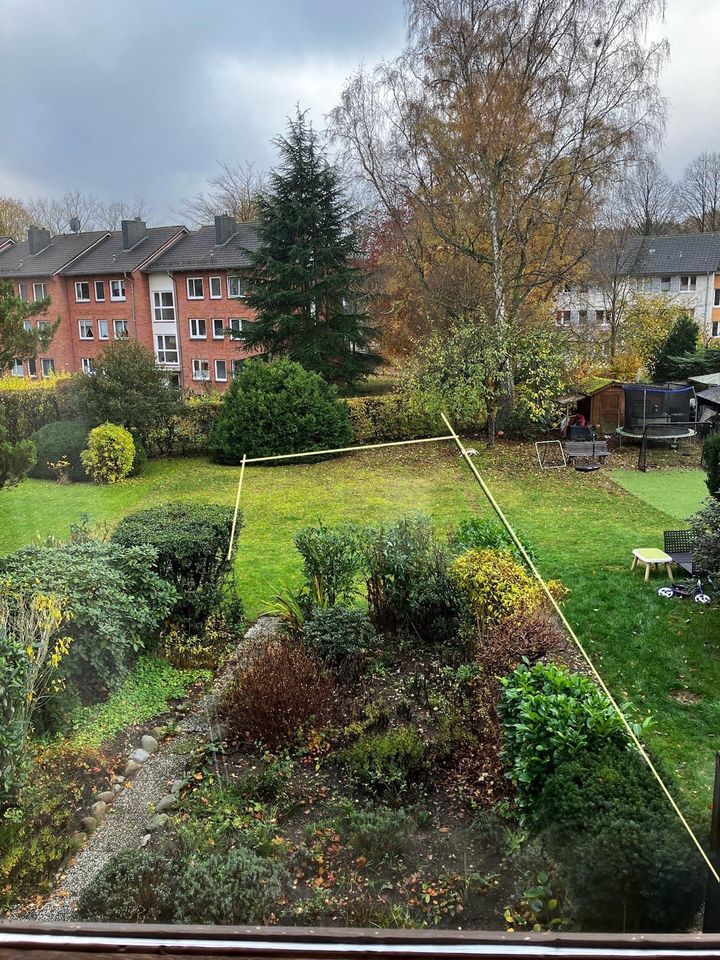 Erstbezug nach Kernsanierung in sehr ruhiger Lage, mit Vollkeller in Ahrensburg