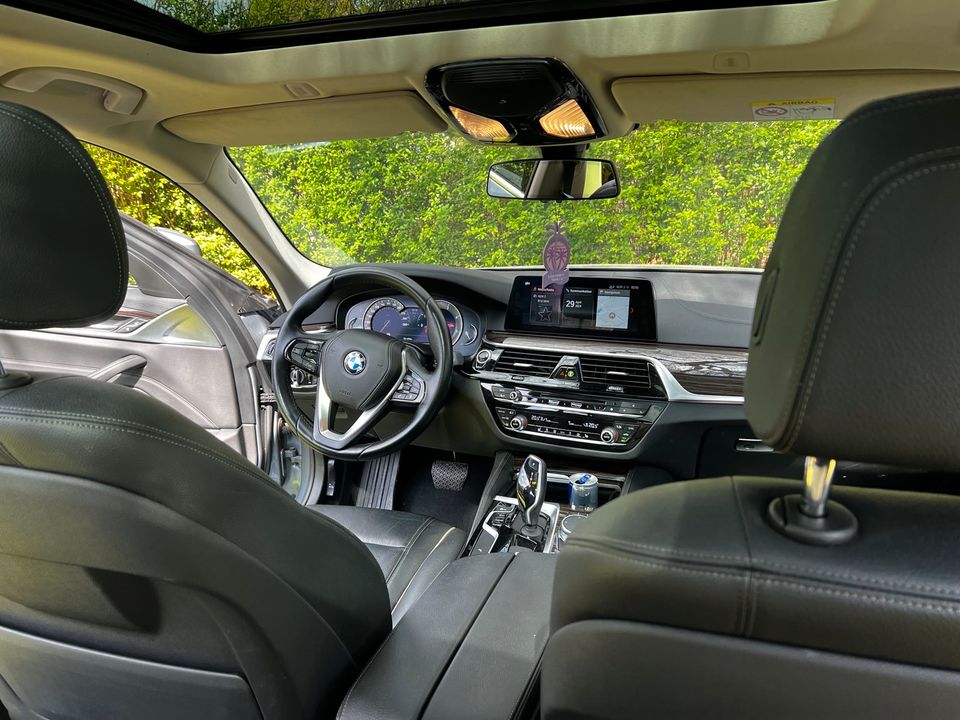 BMW 525D 96tkm Panorama Leder Kamera checkheft Tausch möglich in Hamburg
