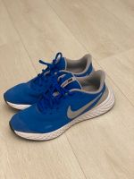 Nike revolution schuhe sneaker laufschuhe turnschuhe 40 Köln - Mülheim Vorschau