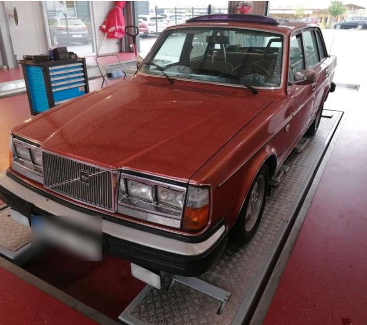 Abbildung des Autos Volvo 264 GL
