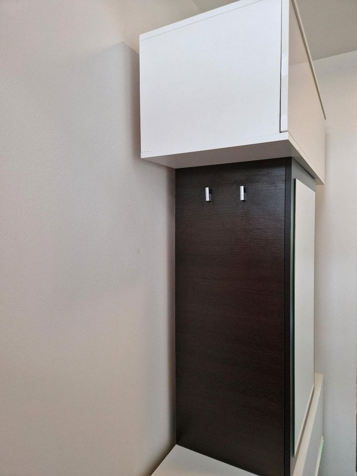 Garderobe mit Spiegel in Rödental