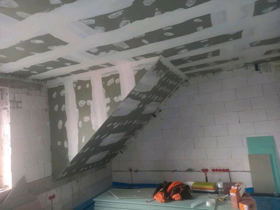 Trokenbau/Maler/fassaden dämmung/ Tapezieren/Dachboden  ausbauen in Bassum