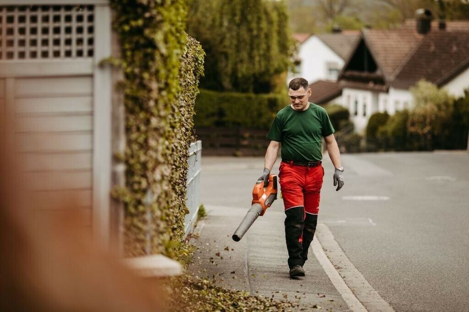 Gartenarbeit Baumfällung Rodungsarbeiten Wurzelentfernung Verleih in Höchstadt