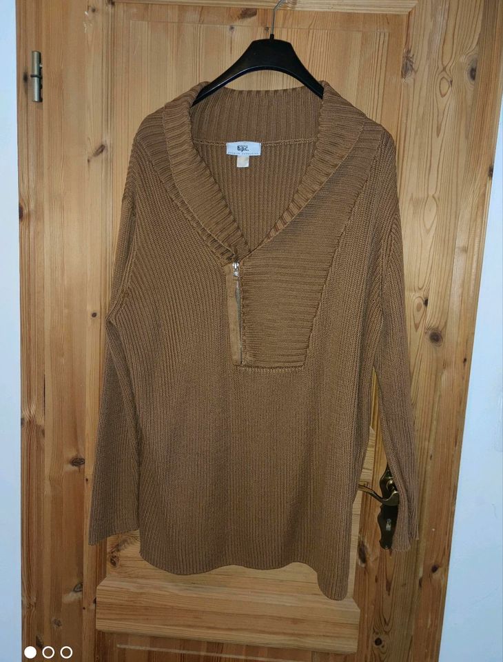 Gr. 48/50 Strickpullover mit großem Kragen in Saarbrücken