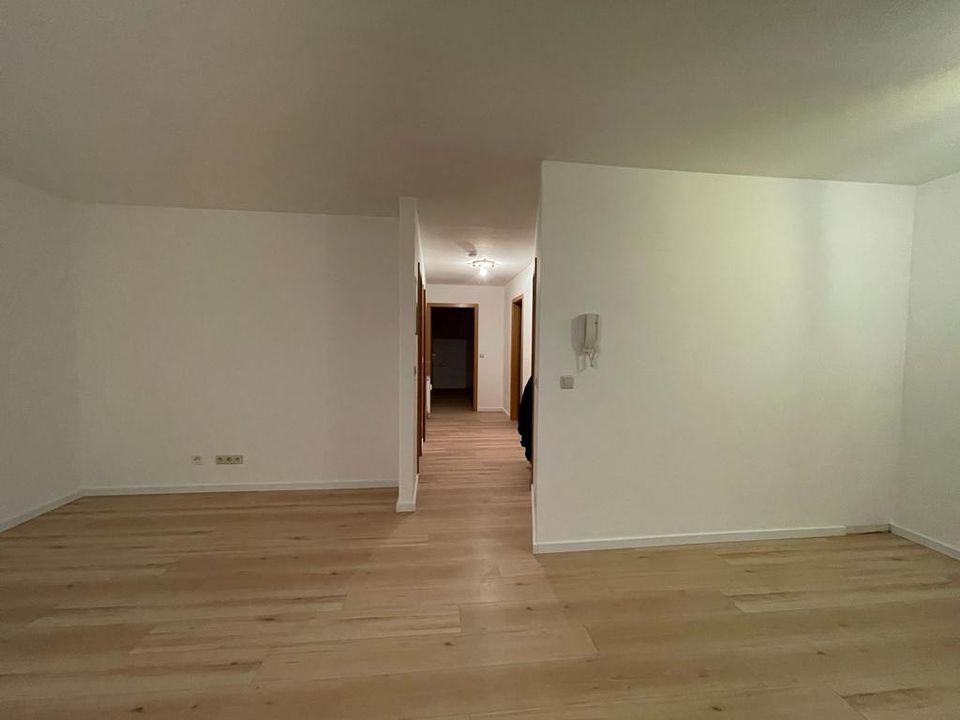 2 Zimmer Wohnung mit Garage,Stellplatz und Balk. (Provisionsfrei) in Kirchheim unter Teck