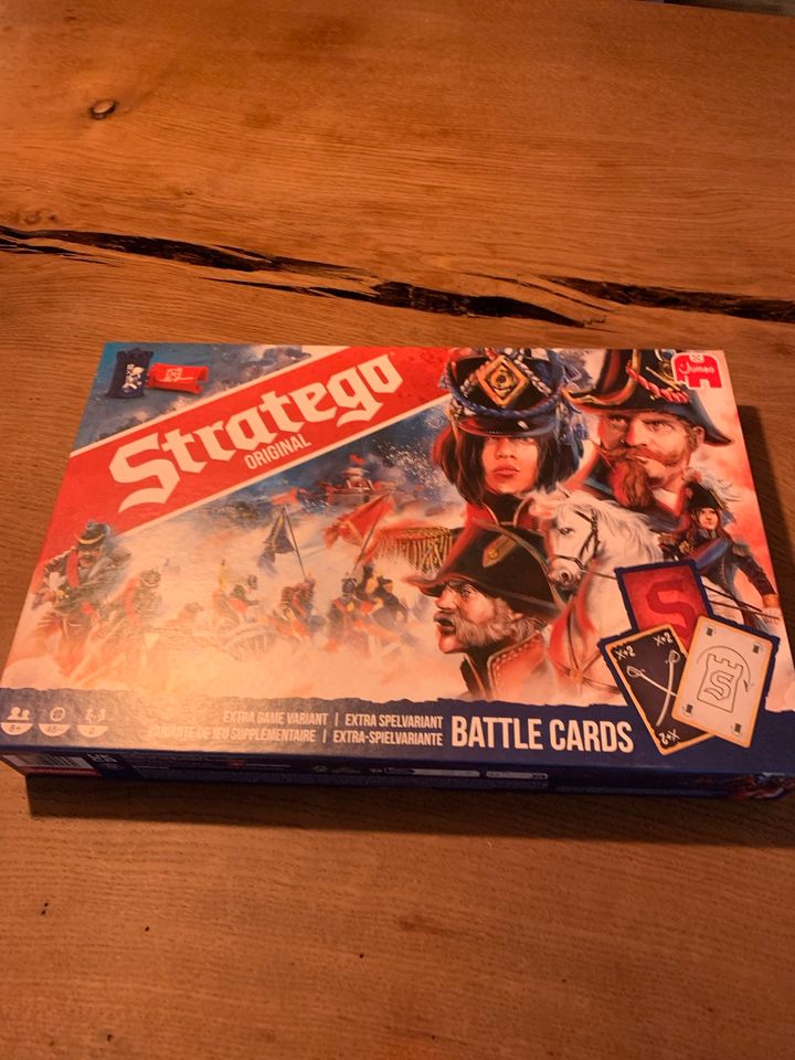 Stratego Gesellschaftsspiel neu und OVP in Gosen-Neu Zittau