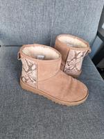UGG Boots Reptilien Lammfell Gr. 38 Bayern - Freilassing Vorschau