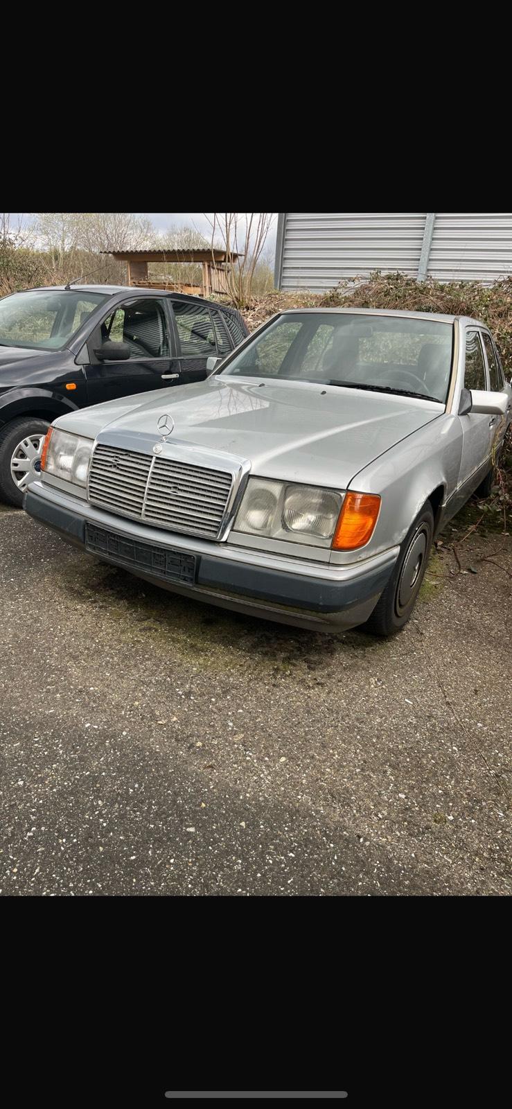Abbildung des Autos W124 260E**AUTOMATIK**KL…