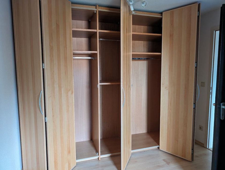 Hülsta Kleiderschrank Schlafzimmer Ahorn Falttüren 253 cm breit in Rheinbach