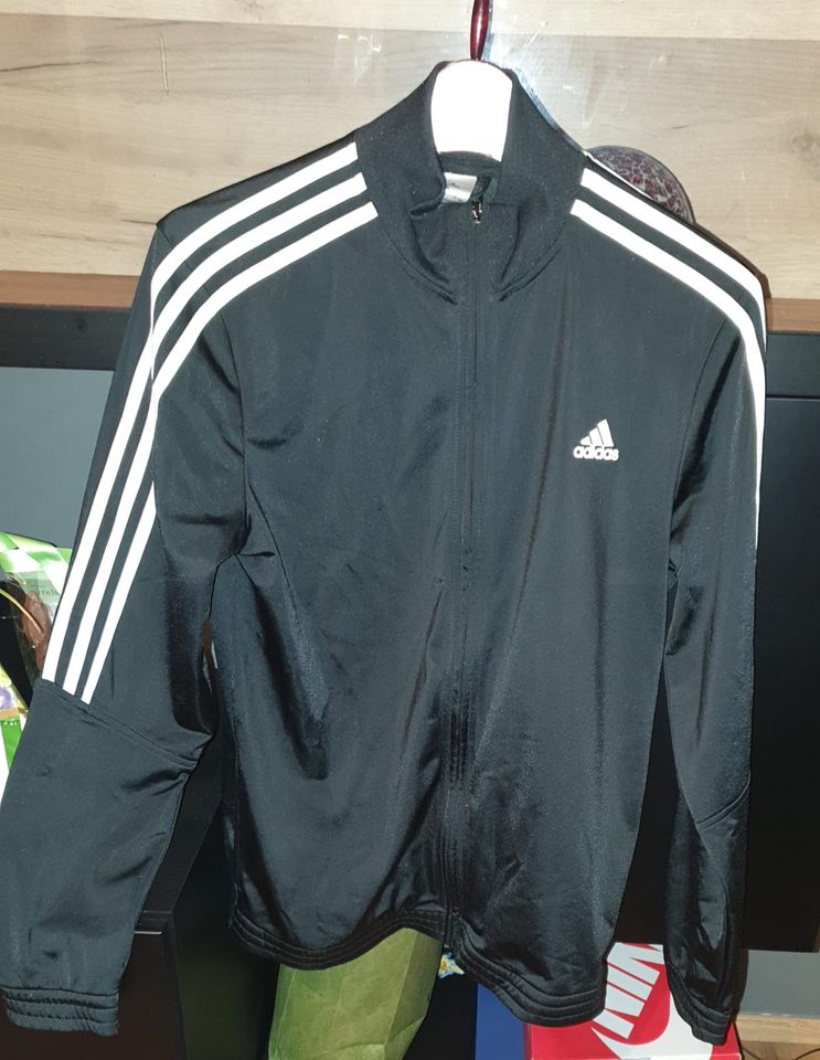 Adidas Trainingsjacke jugendlich in München