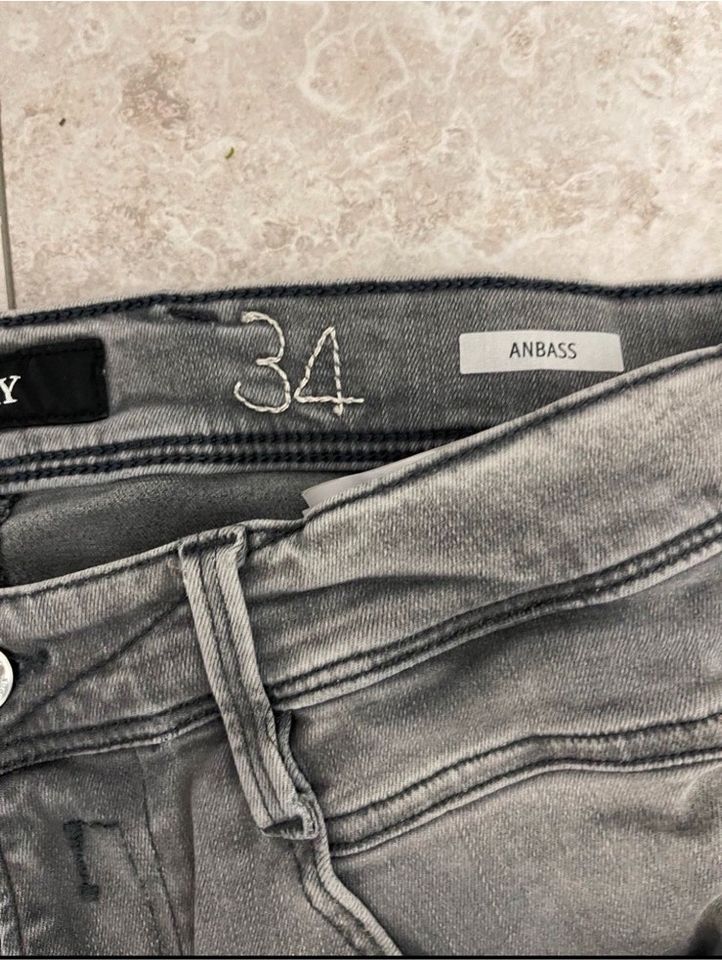 Replay Anbass W34/L32 Herren Jeans Hose in Köln