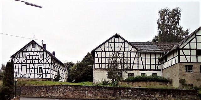 Fachwerkanwesen mit Geschichte sucht kreativen Geist zu Wiederbelebung in Mehren Westerwald