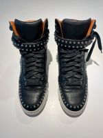 Givenchy Nieten-Boots aus Leder Größe 39 München - Schwabing-Freimann Vorschau