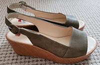 Högl Damen Schuhe Plateau Sandaletten Leder wie neu Gr.7,5 Leipzig - Kleinzschocher Vorschau