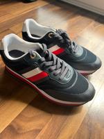 Turnschuhe Tommy Hilfiger Gr. 40 Kr. Passau - Passau Vorschau