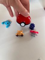 Pokémon Ball mit Figuren Nordrhein-Westfalen - Alfter Vorschau