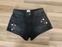 Tally Weijl kurze Hose Shorts Jeanshose Damen Mädchen Größe 38 Niedersachsen - Calberlah Vorschau