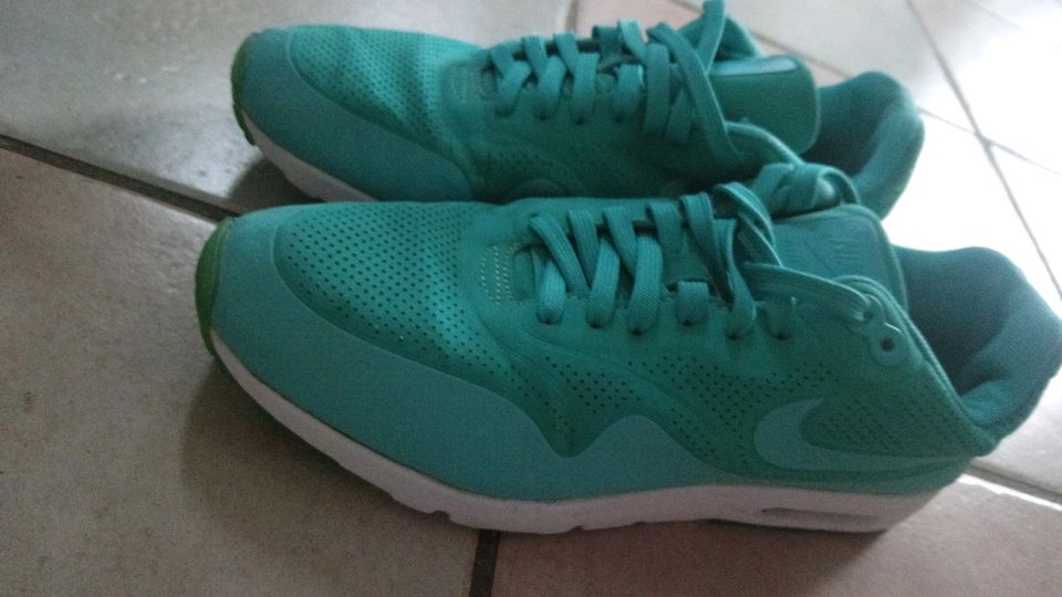 Nike Sneaker Turnschuhe Türkis Aqua Größe 41 (40) in Am Ettersberg