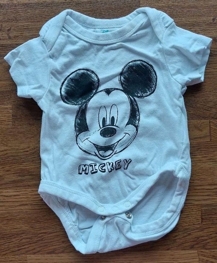 5 Body's  56 / langarm & Kurzarm C&A  Disney Baby und H&M Disney in Stadland