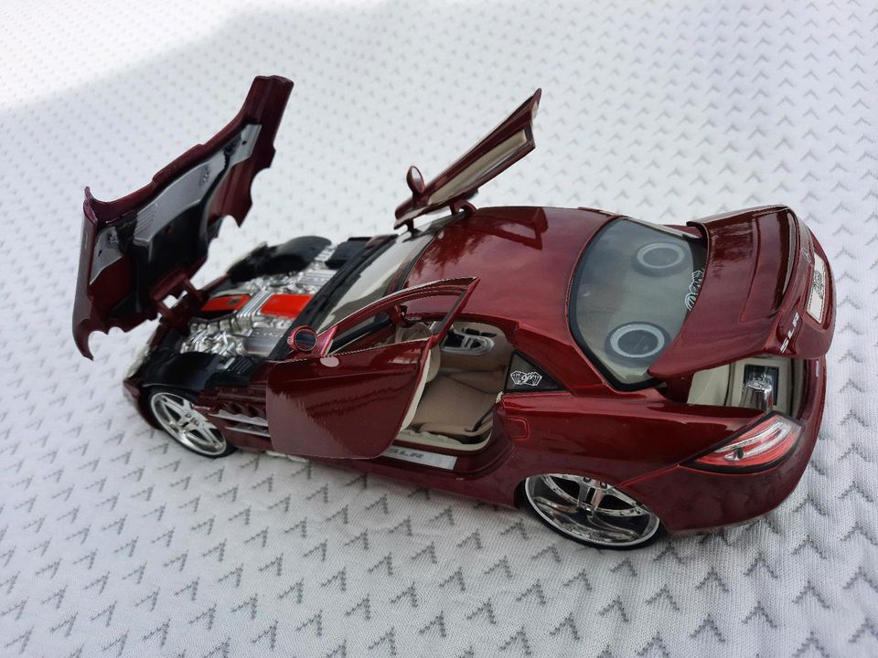 Maisto Playerz SLR Mclaren 1:18 rot metallic in Suhl