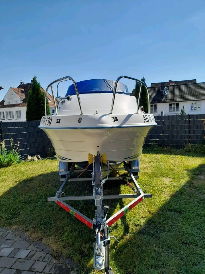 Quicksilver Flamingo 420 Cat. C Motorboot mit Anhänger in Kirchhain