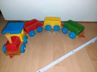 Vintage Holzeisenbahn mit Waggons Kinderspielzeug Baby Duplo Berlin - Steglitz Vorschau
