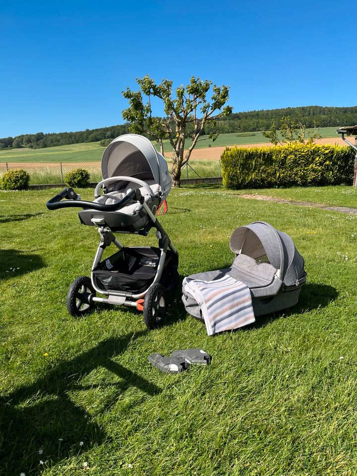 Kinderwagen *Stokke Trailz mit viel Zubehör in Kalefeld