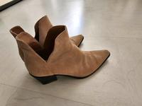ZARA  Stiefeletten Sommer BOHO ibiza Leder 40 Nordrhein-Westfalen - Menden Vorschau