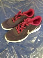 Nike Turnschuhe Sneaker Gr. 38 Hessen - Rodgau Vorschau