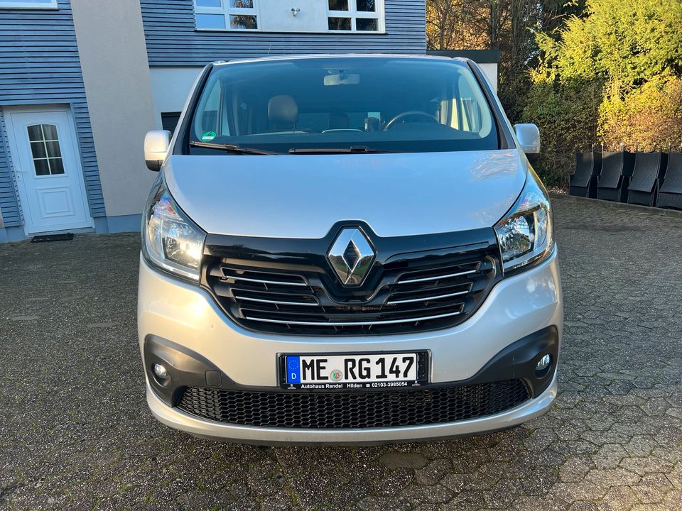 Renault Trafic Grand Combi L2 145 dCI AHK2,2to MWST in Hilden