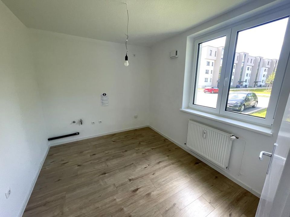 Frisch gestrichene 2,5 -Zimmer-Wohnung mit großem Balkon in Wolfsburg Vorsfelde in Wolfsburg