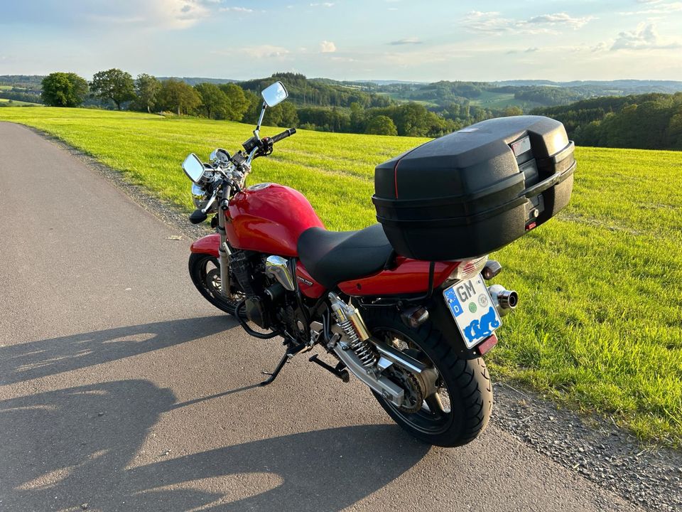 SUZUKI GSX 750 AE (INAZUMA) in Reichshof