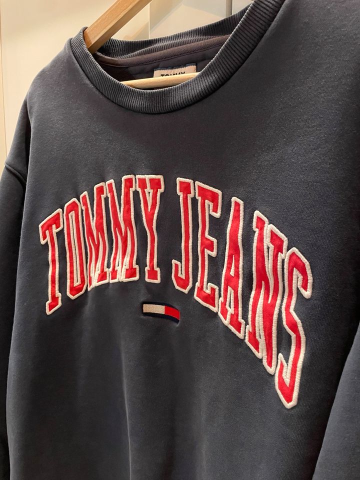 Tommy Hilfiger / Tommy Jeans Pullover (Sweater) in Magdeburg