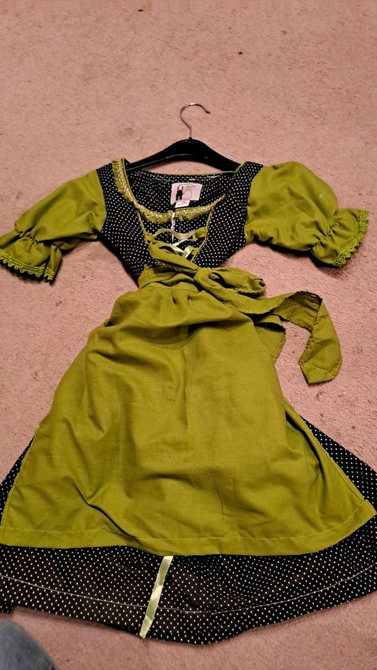 Dirndl Größe 104 in Kirchanschöring