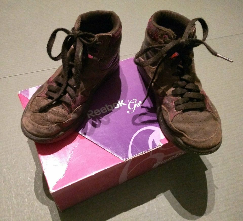 Reebok Mädchen High Sneaker Gr. 32 braun/pink Wanderschuhe in Bernau