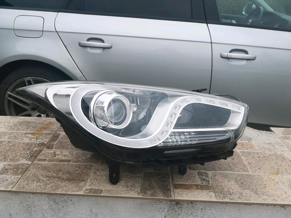 Hyundai i40 Scheinwerfer rechts halogen linse Led 921023z005 in Brieskow-Finkenheerd