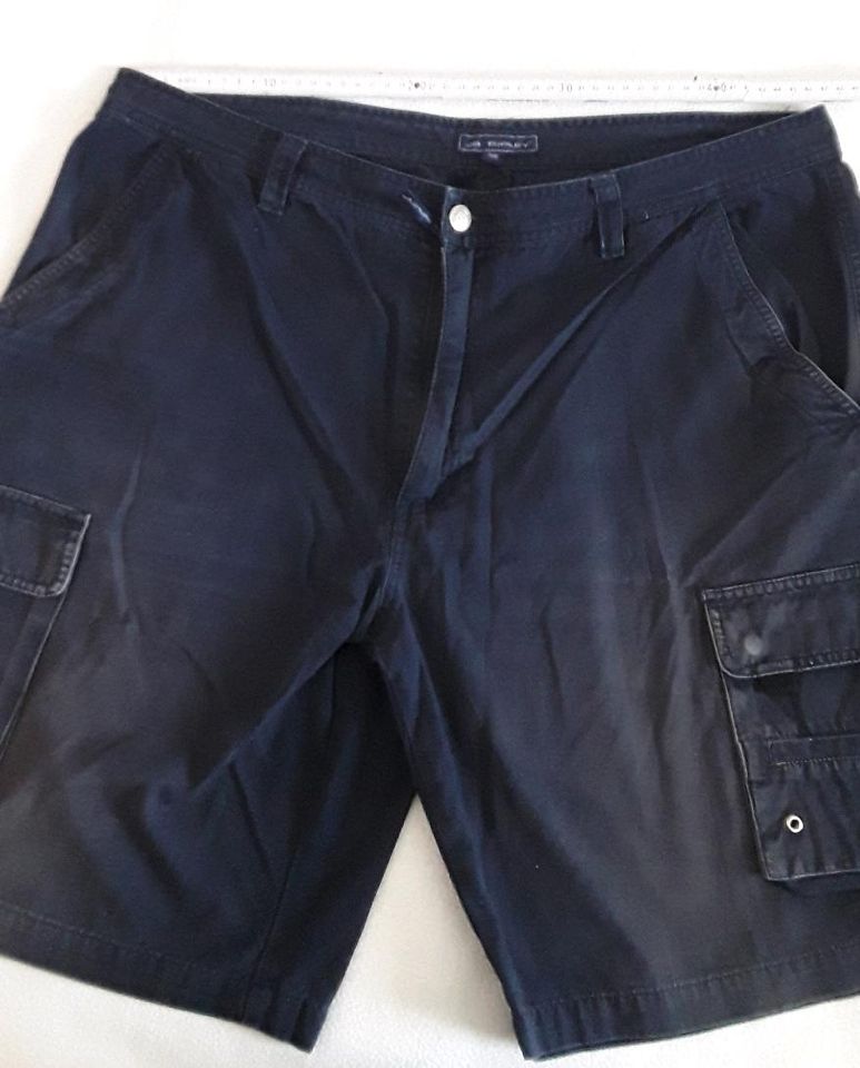 Kurze blaue Herrenhose Gr. 2xxl in Hamburg