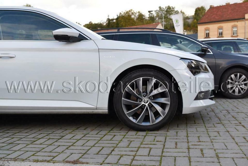 4x Leichtmetallfelge PEGASUS 18" -org.- SKODA SUPERB 3/ 1250€* in Würzburg