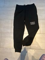 Nike Sporthose Damen Gr.44 Schwarz Neu! Sachsen - Thum Vorschau
