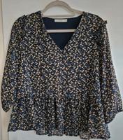 Dunkelblaue Bluse mit Blumenprint und Schößchen von Only in 36 Hessen - Biebergemünd Vorschau