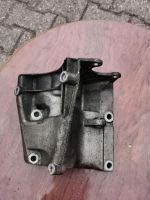 Audi A8 D2 3,7l Halter Servopumpe Klimakompressor 077260885G Nordrhein-Westfalen - Dinslaken Vorschau