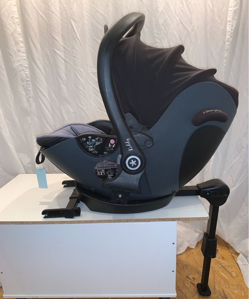 Kiddy I-Size Plus mit Isofix- Basis-Station(3047) in Berlin