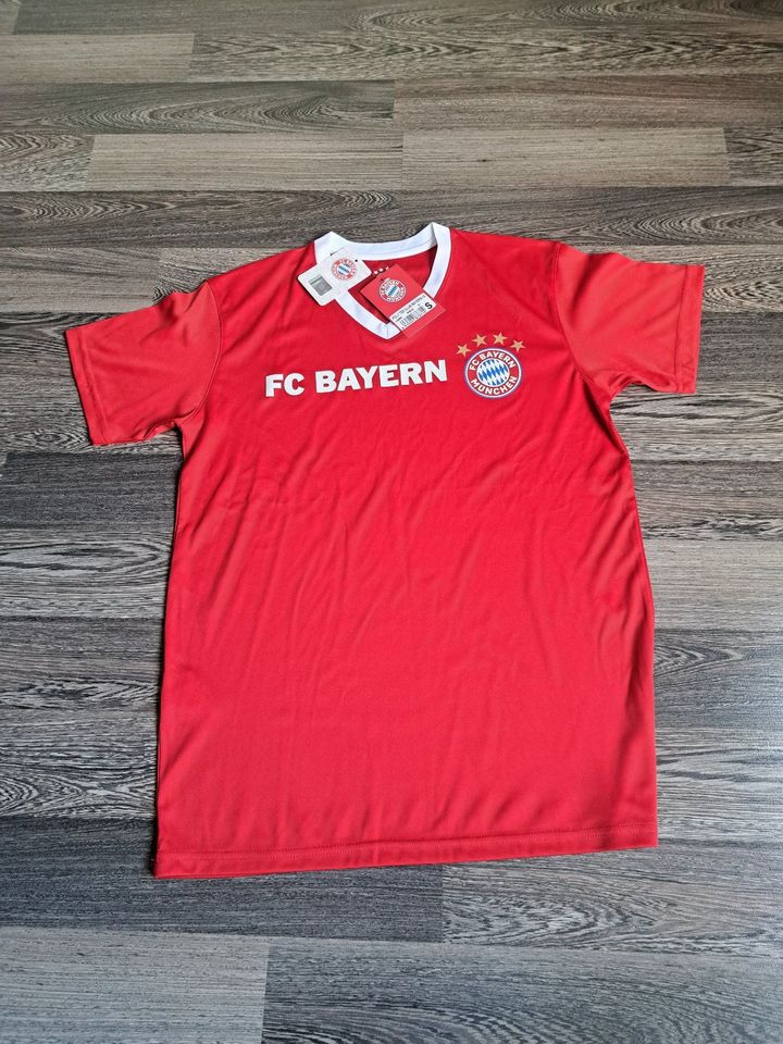 FC Bayern München Trikot  in S + ETIKETT + UNGETRAGEN in Wendlingen am Neckar