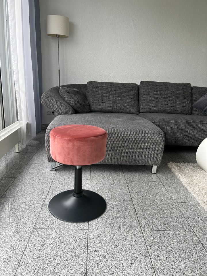 Hocker in Samt rosa Höhenverstellbar 55 cm bis 68 cm in Ratingen